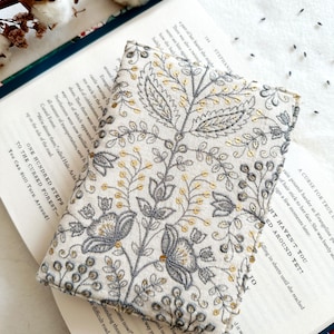 Embroidery Kindle Cover With Elastic Closure, Padded Kindle Sleeve, Flowers Kindle Pouch, Book Accessories, E-reader Case, Book Lover Gift
