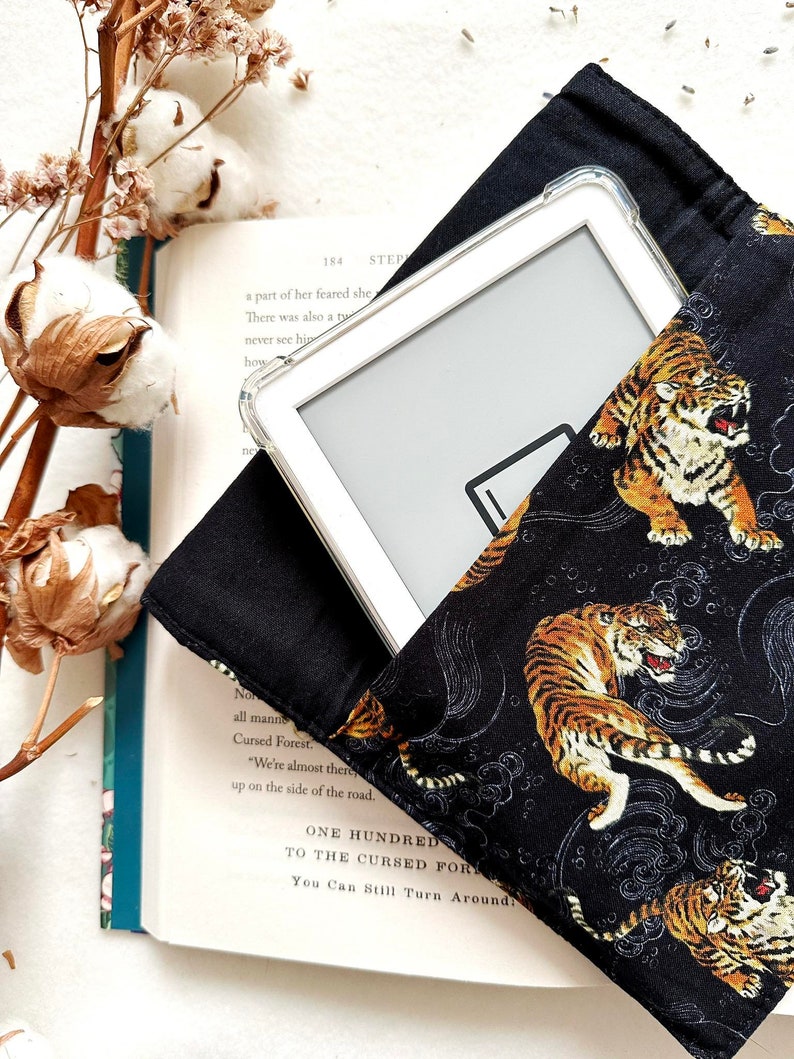 Tiger Kindle Cover With Elastic Closure, Padded Kindle Sleeve, Kindle Pouch, Book Accessories, Kindle Case, Bookish Gifts, Kindle Protector image 6