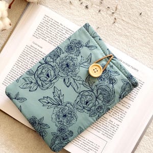 Floral Kindle Paperwhite & Scribe Case, Blue Kindle Sleeve, Padded Ebook Cover, Book Accessories, Bookish Gifts, Kindle Pouch for Readers
