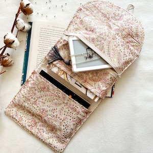 Porte-livre brodé avec poche, Pochette de livre rembourrée, Couverture de livre florale, Sac de livre avec fermeture à glissière, Accessoires de livre, Cadeaux livresques, Pochette de livre