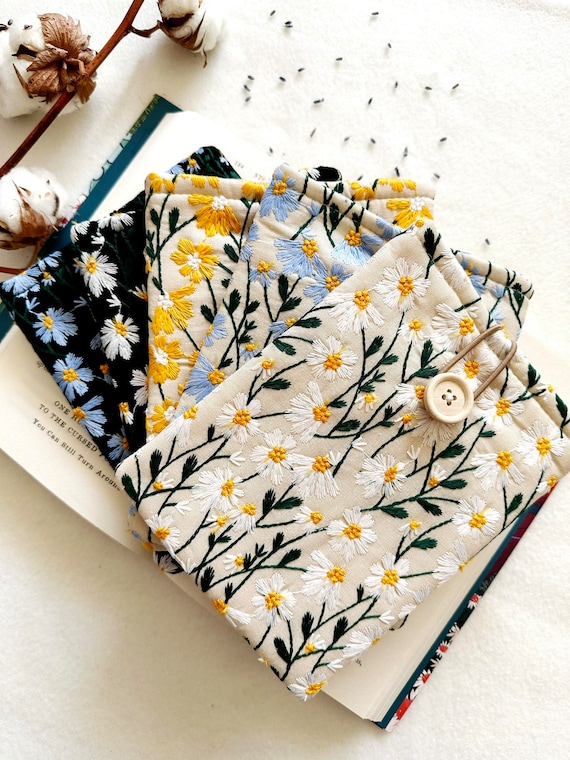 Embroidery Kindle Sleeve, Floral Kindle Paperwhite Case, Padded Kindle Scribe Cover, Book Lover Gift, Book Accessories, Kindle Pouch