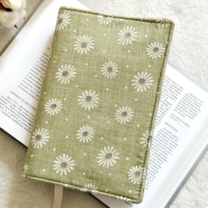 Adjustable Floral Book Cover, Padded Book Protector, Book Sleeve, Floral Book Pouch, Book Jacket, Book Accessories, Bookish Gifts