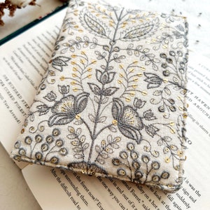 Embroidery Kindle Cover With Elastic Closure, Padded Kindle Sleeve, Flowers Kindle Pouch, Book Accessories, E-reader Case, Book Lover Gift image 2