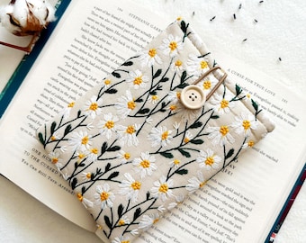 Embroidery Kindle Sleeve, Floral Kindle Paperwhite Case, Padded Kindle Scribe Cover, Book Lover Gift, Book Accessories, Kindle Pouch