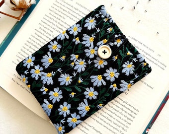 Embroidery Kindle Sleeve, Floral Kindle Paperwhite Case, Padded Kindle Scribe Cover, Book Lover Gift, Book Accessories, Kindle Pouch