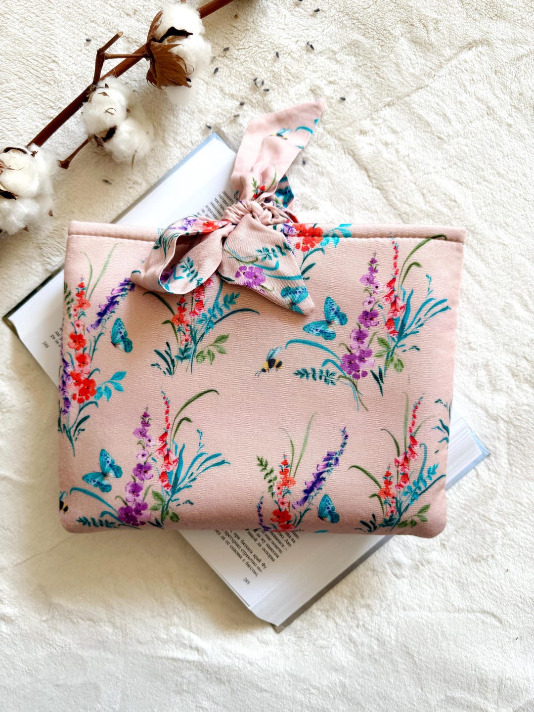 Floral Bow Tie Book Sleeve, Padded Book Cover, Pink Book Pouch, Book ...