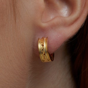 14K Real Gold Huggie Hoop Earring, 14K Gold Earrings, Chunky Earrings, Handmade Jewelry for Women, Thick Hoop Earrings, Minimalist