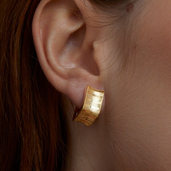 Square Earrings, Square Huggie Hoop Earring, 14K Gold Earrings, Chunky Earrings, Handmade Jewelry for Women, Thick Hoop Earrings, Minimalist