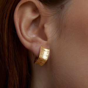 Square Earrings, Square Huggie Hoop Earring, 14K Gold Earrings, Chunky Earrings, Handmade Jewelry for Women, Thick Hoop Earrings, Minimalist