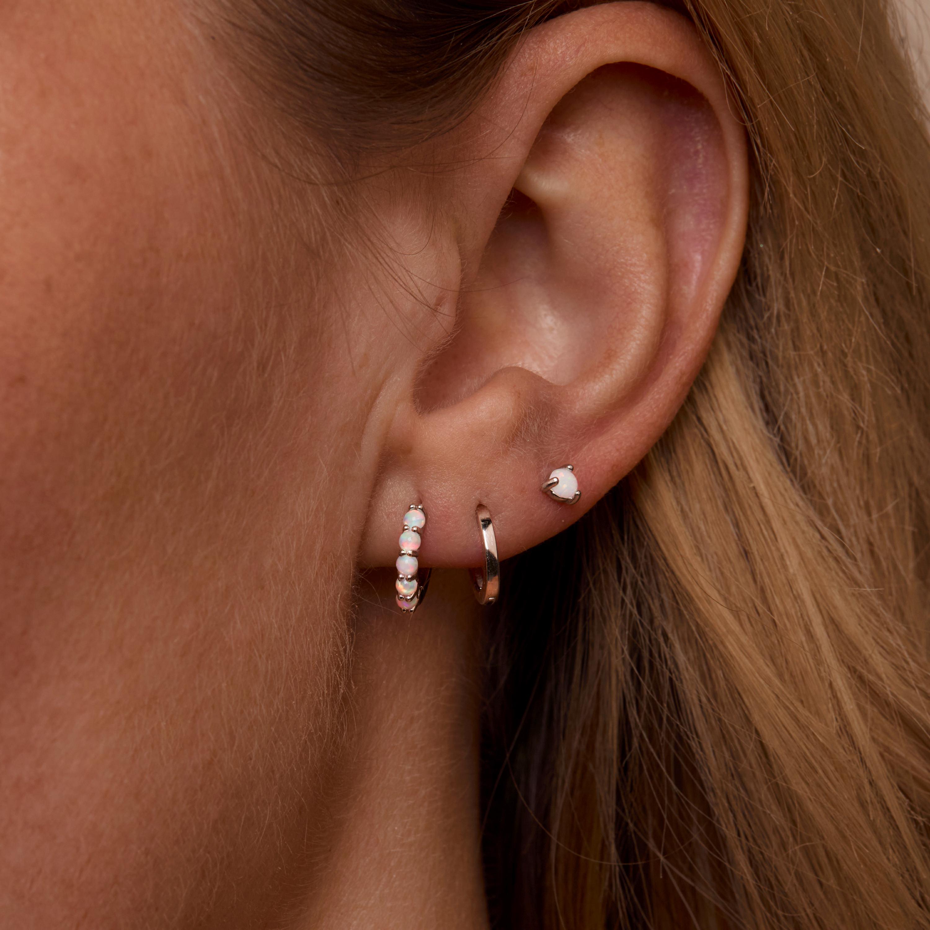 4 Paar Zilver oorringen voor dames, kleine oorringenset met zirkonia voor kraakbeenpiercings, oorringen met strasssteentjes voor meerdere piercings goudkleurig 6mm/8mm/10mm/12mm