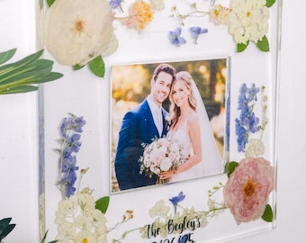 Picture Frame Wedding Photo Frame Bouquet Preservation Flower Frame with Wedding Picture in Resin Frame Pressed Flower Wall Frame Gift Idea