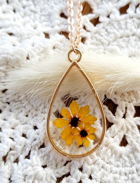 White Daisy Resin Dried Flower Necklace, Gift For Her