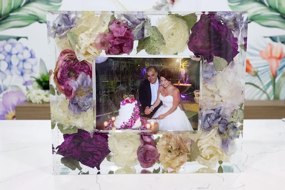 Resin Flower Preservation 5x7 Photo Frame Wedding Bouquet Preservation Picture Frame with Acrylic Photo Cover Anniversary Dried Flower Gift