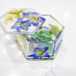 Pressed Flower Jewelry Box Bridal Bouquet Flower Keepsake Resin Flower Preservation Box for Earrings Rings Resin Boxes Wedding Flower Gift