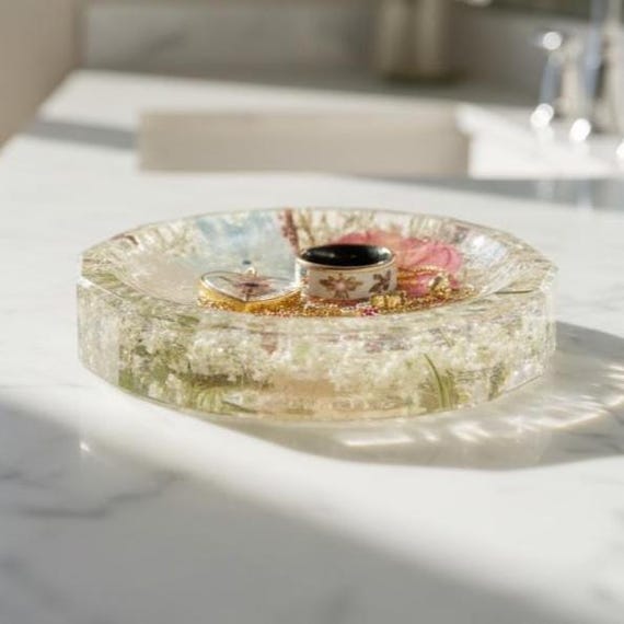 Wedding Bouquet Keepsake Resin Ring Dish Pressed Flower Preservation Bedside Jewelry Tray Bridal Bouquet Preservation Engagement Ring Dish