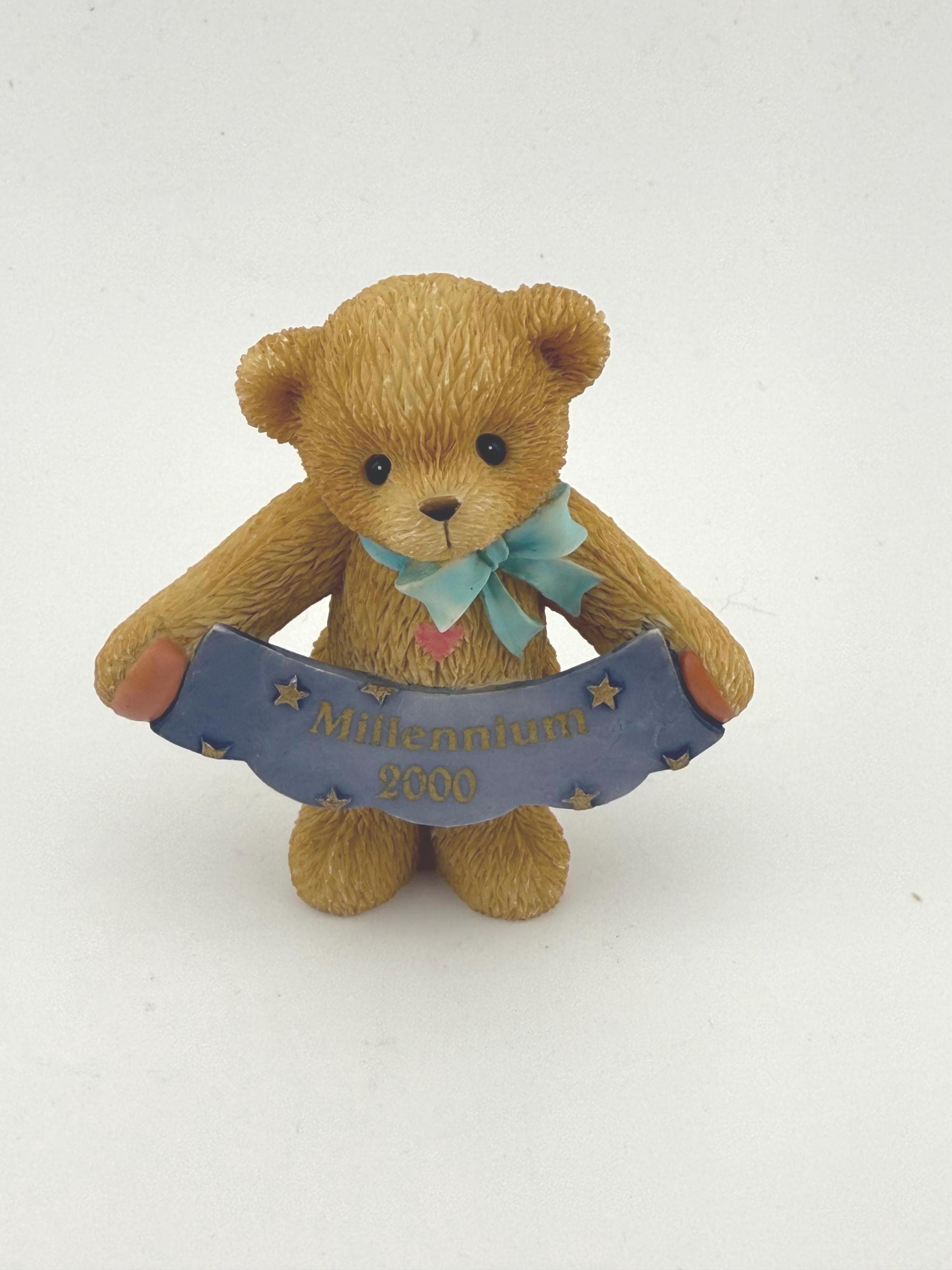 ビンテージ、テディーベアー HOLIDAY IN NEW YORK 2000 Ty Beanie Baby “2000 Holiday Teddy” the White Holiday Bear Wearing