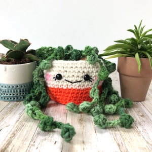 String of Pearls Succulent in An Orange Pot / Crochet Cactus / Crochet succulent / Anigurumi Cactus /  Cactus Center Piece