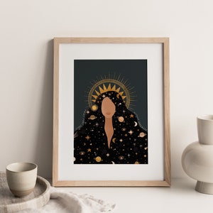 Impressão artística da Deusa Dourada: Retrato de Estrelas Celestiais e Lua