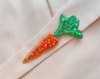 にんじんビーズブローチ ハンドメイドジュエリーギフト ビーズ刺繍ブローチ