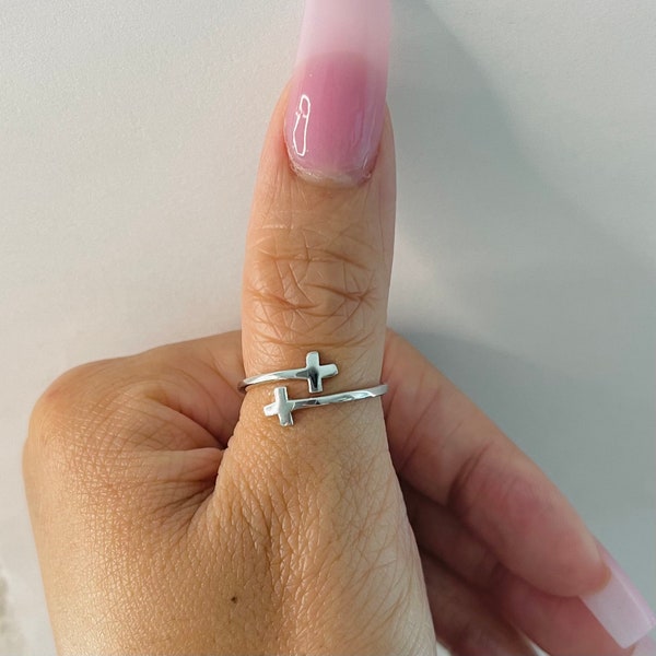 Fijne zilveren ring met dubbel kruis, religieuze ring, kruisring, zilveren kruisring, fijne zilveren ring met dubbel kruis