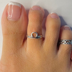 Sterling silver libra toe ring, zodiac toe ring, astrology toe ring, horoscope toe ring, silver libra ring, silver zodiac ring