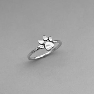 Sterling silver paw print ring, paw print ring, dainty ring, silver ring, silver paw print ring, silver animal ring, animal ring