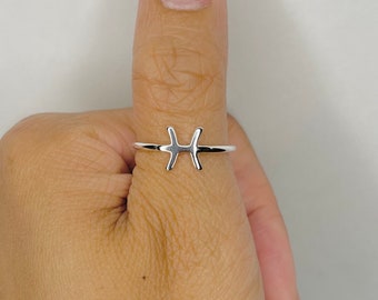 Sterling silver Pisces ring, zodiac ring, astrology ring, horoscope ring, silver Pisces ring, silver zodiac ring