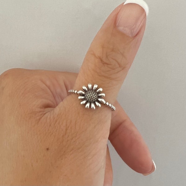 Sterling silver sunflower ring, sterling silver flower ring, dainty sunflower ring, flower ring, silver flower ring, silver sunflower ring,