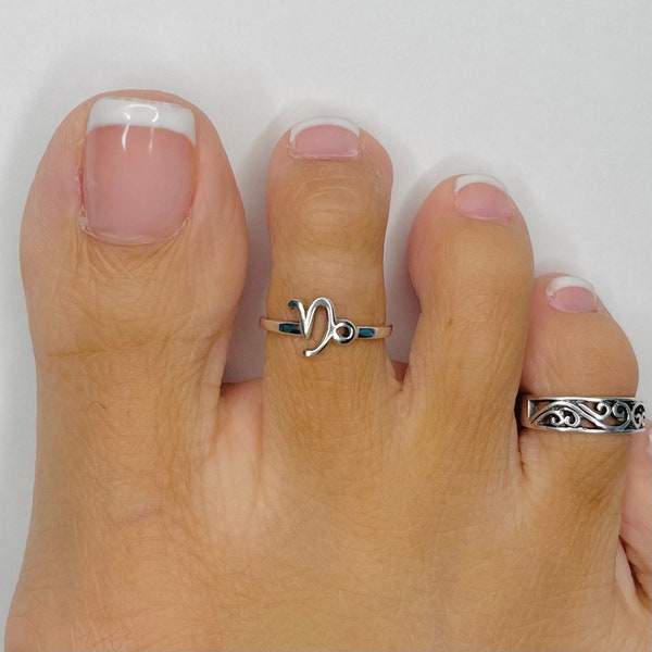 Sterling silver Capricorn toe ring, zodiac toe ring, astrology toe ring, horoscope toe ring, silver Capricorn ring, silver zodiac ring