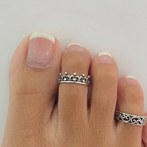 thumbnail image 2 of Solid 925 Sterling Silver Adjustable Crown Toe Ring – Royal Crown Design For Women (No Stone) 2 of 4