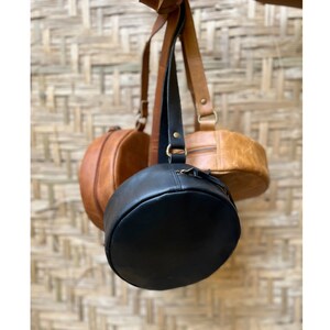 Leather round purse circle bag crossbody purse sling bag handmade gift for her circular black bag bridesmaid christmas gifts for wife custom