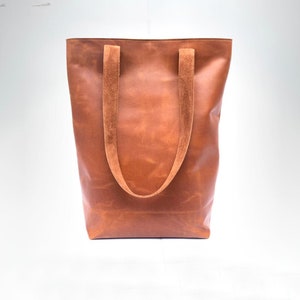 MEDIUM Camel Leather tote bag with large outside pocket. Cap Sa Sal Bag  with Pocket. Handmade. — Vermut Atelier