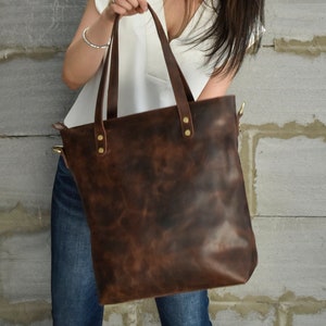 Braune Ledertasche für Frau, große Arbeitstasche, Shopper-Tasche, handgemachte Bürotasche, Geschenk zum Muttertag, Geschenk für Mama, Freundin, personalisiert