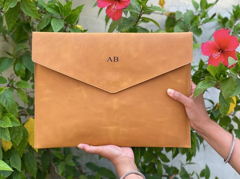 MacBook Pro / Air 13" 15" 16" leather laptop sleeve, leather laptop case, Personalized laptop sleeve, Envelope sleeve, Monogrammed gifts her image 1