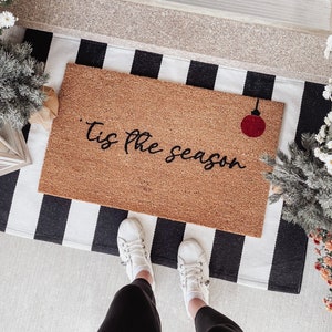 Tis the season doormat - Christmas Doormat - Christmas Decor - Entryway Rug - Holiday Home Decor - Christmas Porch - Holiday Doormat