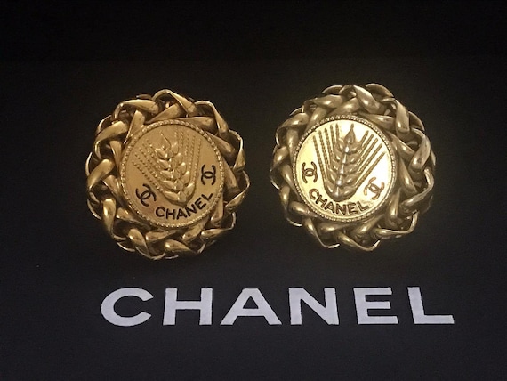 CHANEL Vintage Wheat Symbol Clip on Earrings 1980'