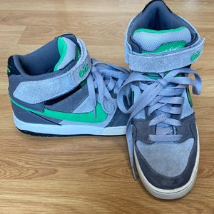 Vintage Nike Sneakers (SB Zoom Air Mogan)