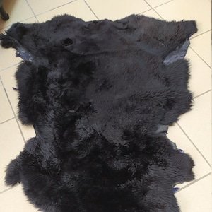 Real Sheep fur skin, Black color soft fur for floor rug.