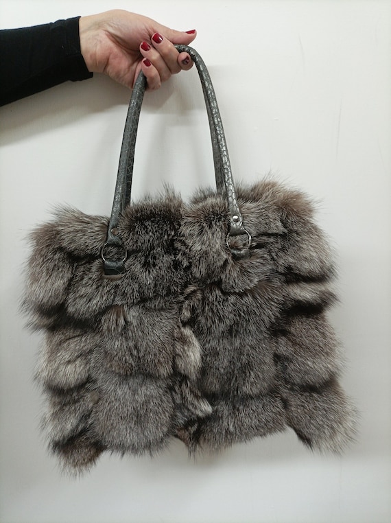 リアルFOXダークグリーンファーBag 女子が喜ぶ【ファーバッグ