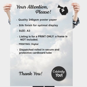 K&ouml;nnte beinhalten: Ein Poster mit dem Text "Your Attention, Please!" vor einem Hintergrund mit Wolkenhimmel. Das Poster enth&auml;lt Details zur Papierqualit&auml;t, zum Finish, zur Gr&ouml;&szlig;e A3 und zur Druckmethode. Der untere Teil des Posters lautet "Thank You!" mit einem kreisf&ouml;rmigen Logo.