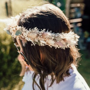 Boho Flowercrown in beige,creme, weiß, Blumenkranz, Haarkranz, Blumenhaarkranz, Tiara, Trockenblumen, dried flowers, Hochzeit, Shooting, JGA Bild 3