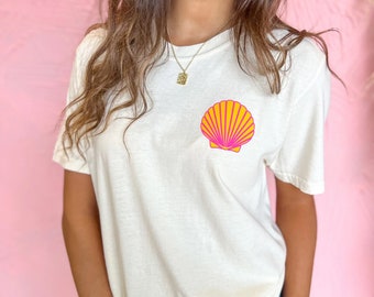 Meet Me at the Beach, Summer Graphic Tee, Distress Graphic T-Shirt, Summer, Comfort Colors Graphic Tee