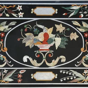Zwart marmeren inlegwerk salontafelblad: handgemaakte Pietra Dura Art