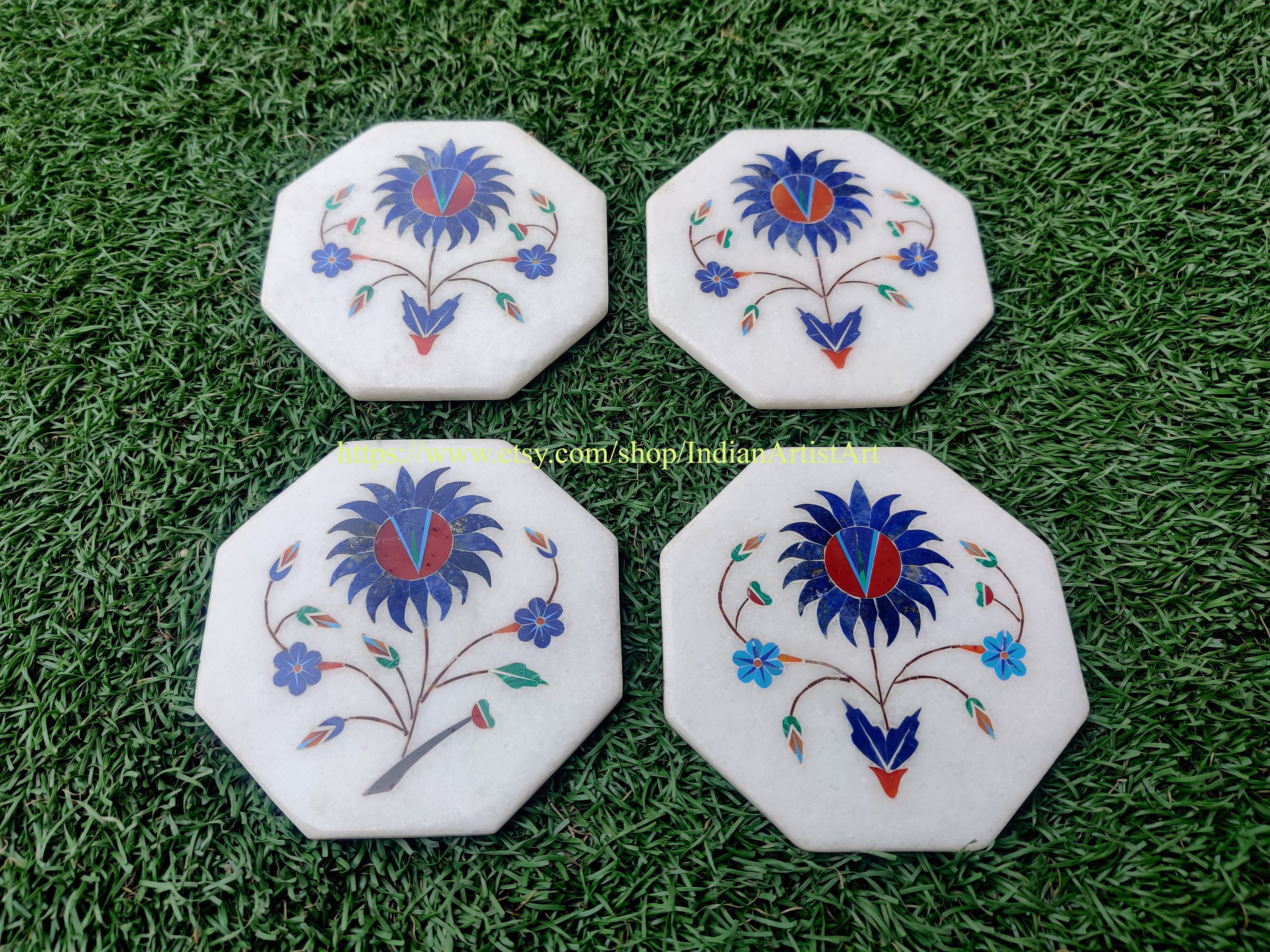 ラピスラズリの花模様の大理石コースター：インドの手作り象嵌