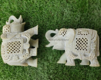 手作りの緑色大理石の象の置物2体セット：インドのホーム
