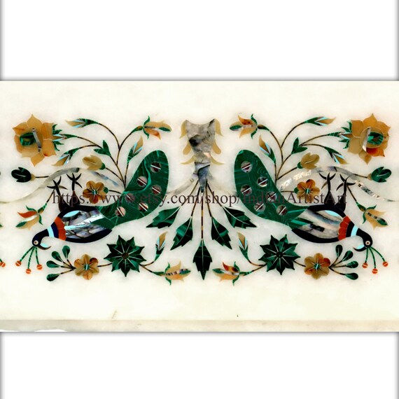 ホワイトマーブルインレイコーヒーテーブルトップ：孔雀と花のデザイン