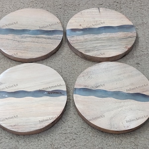 Round Coasters Set in Wood and Epoxy River Design / Handmade Resin Coasters Set in Wood / Wedding Gifts Idea / Corporate Coaster Gifts Idea