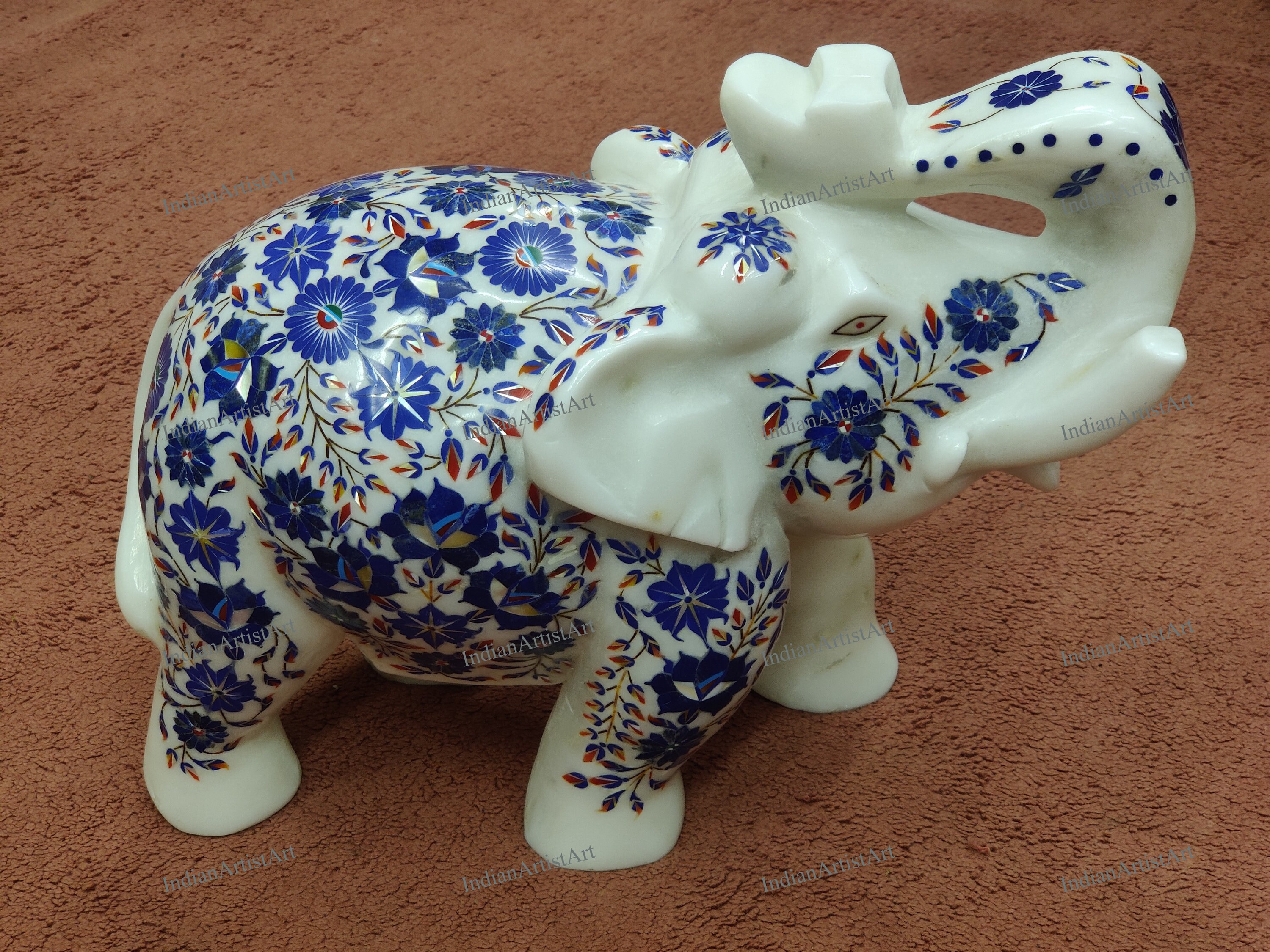白い大理石の象の置物（室内装飾用）／ラピスラズリ象嵌入りの青い象の