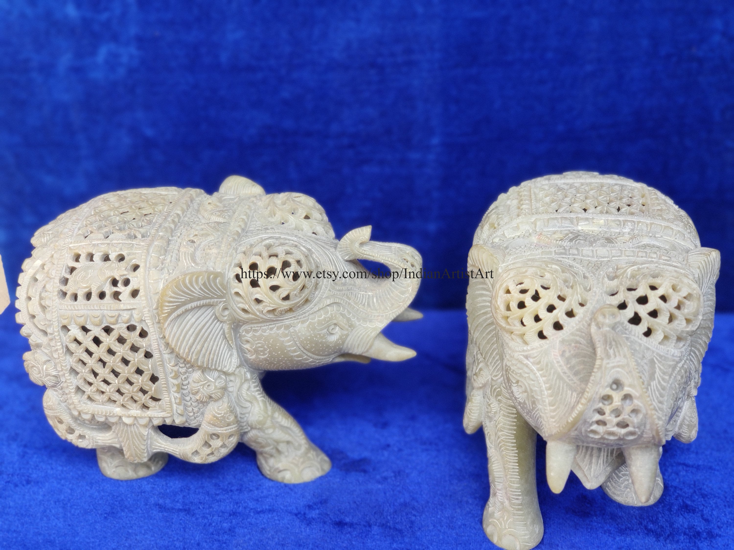 手作りの緑色大理石の象の置物2体セット：インドのホーム