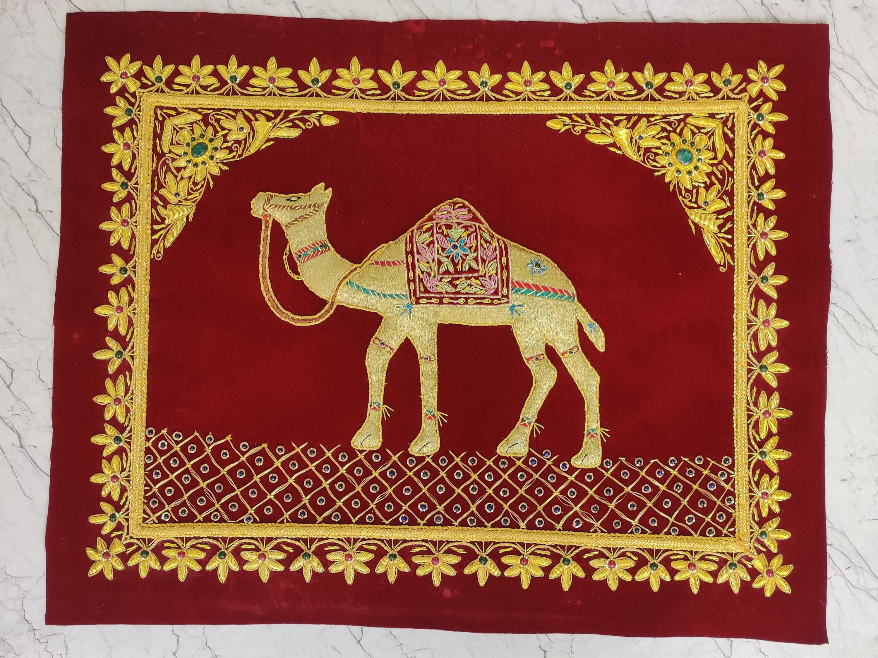 美品レア物タペストリー300個以上宝石と金糸刺繍絨毯 豪華一点物　ドバイ貴族 美品レア物タペストリー300個以上宝石と金糸刺繍絨毯 豪華一点物
